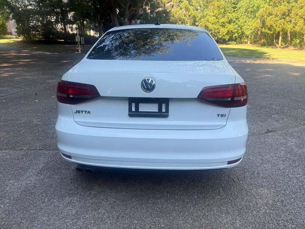 2016 Volkswagen Jetta Image 5