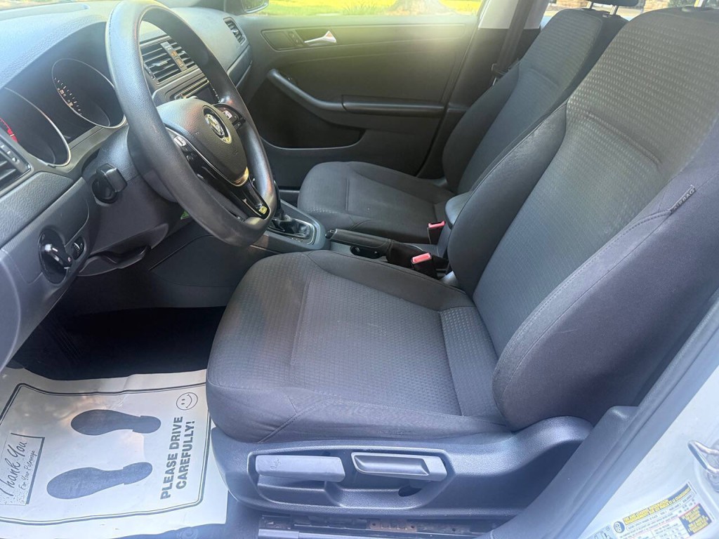 2016 Volkswagen Jetta Image 11