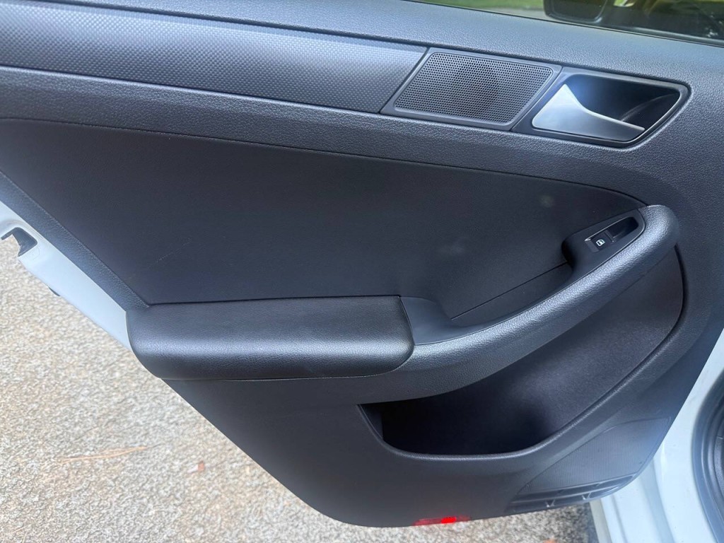 2016 Volkswagen Jetta Image 12