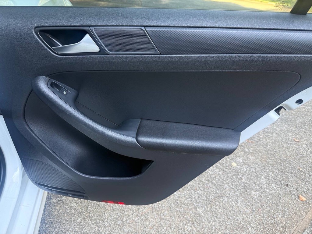 2016 Volkswagen Jetta Image 17