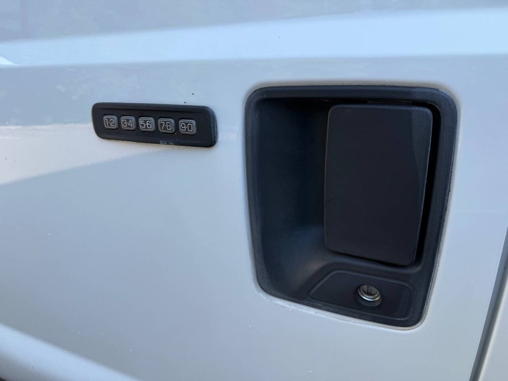 2012 Ford F-250 Image 12