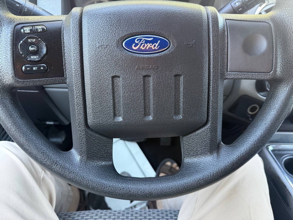 2012 Ford F-250 Image 24
