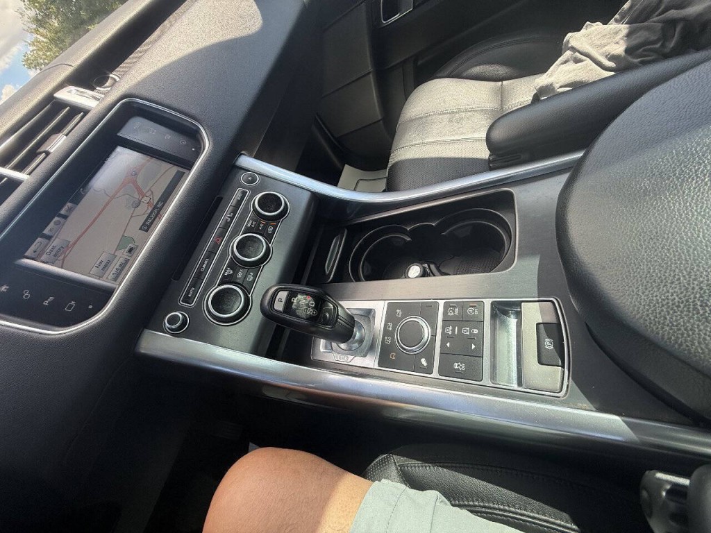 2016 Land Rover Range Rover Sport Image 12