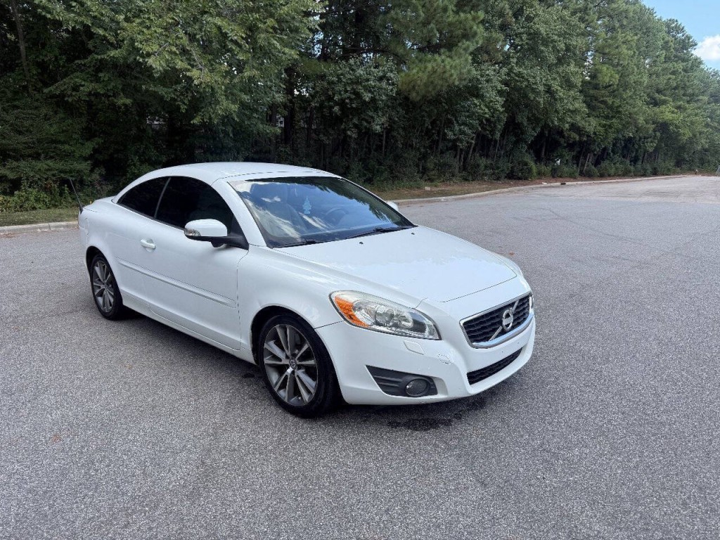 2011 Volvo C70 Image 2