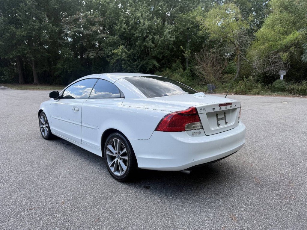 2011 Volvo C70 Image 3