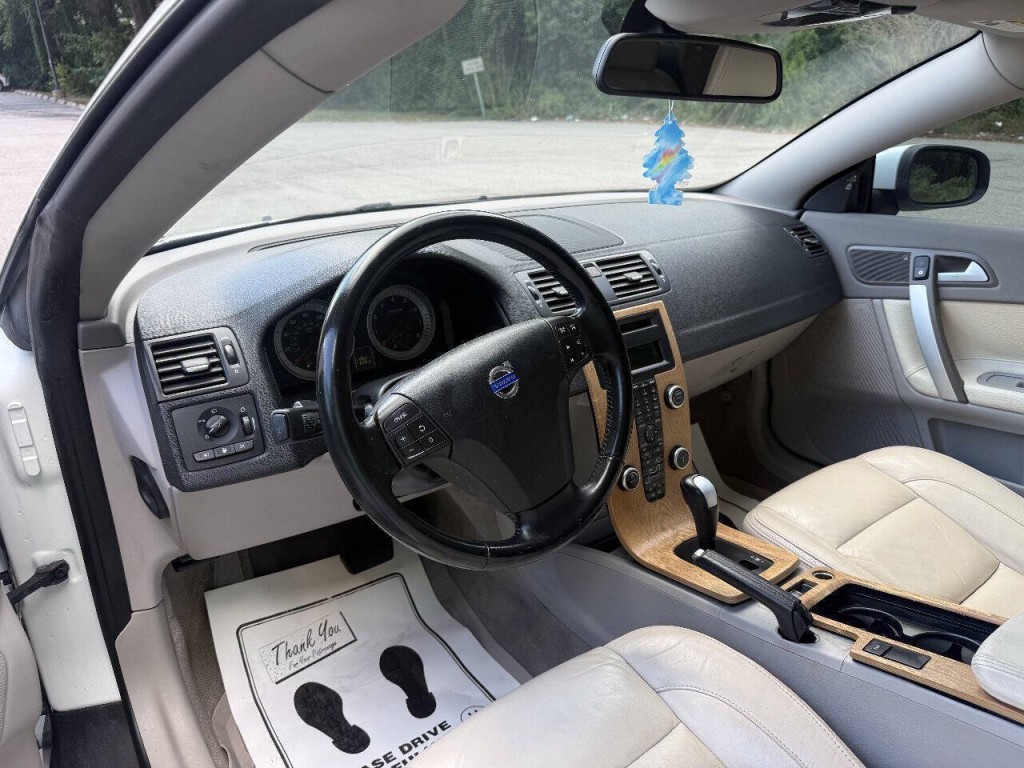 2011 Volvo C70 Image 11
