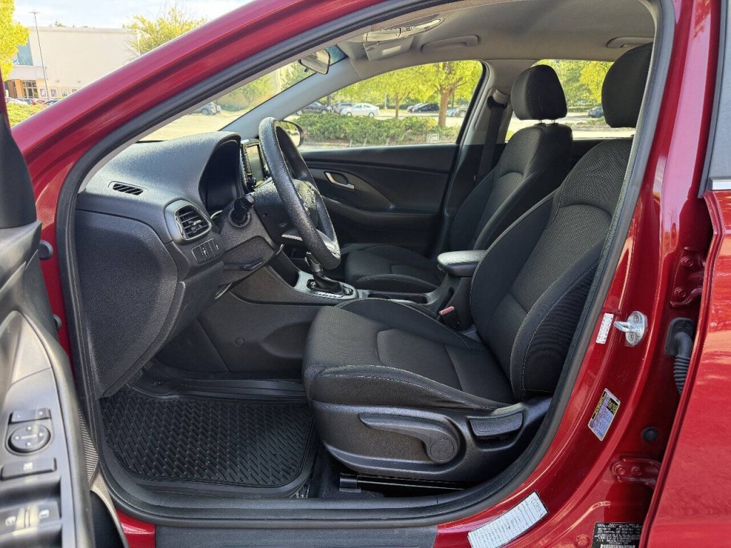 2018 Hyundai Elantra Image 8