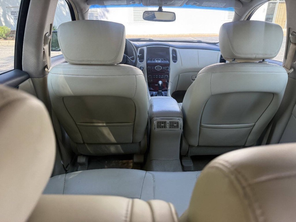 2017 INFINITI QX50 Image 17