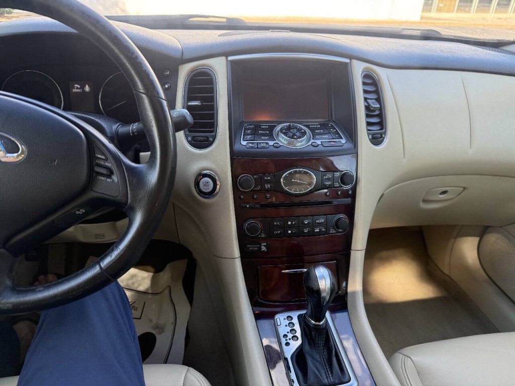 2017 INFINITI QX50 Image 24