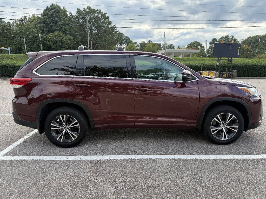 2018 Toyota Highlander Image 3