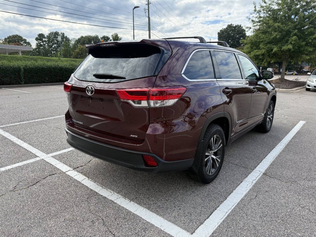 2018 Toyota Highlander Image 4