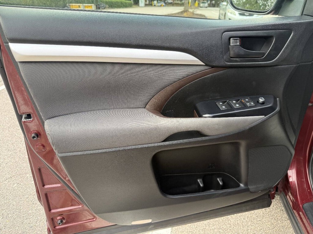 2018 Toyota Highlander Image 8