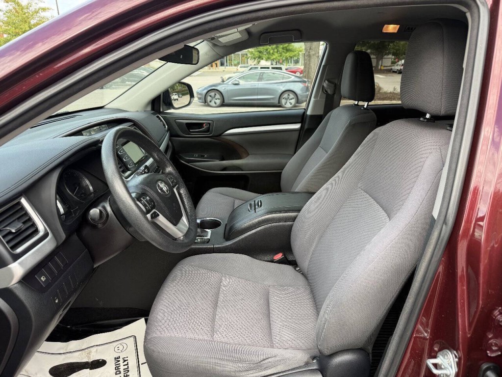 2018 Toyota Highlander Image 9