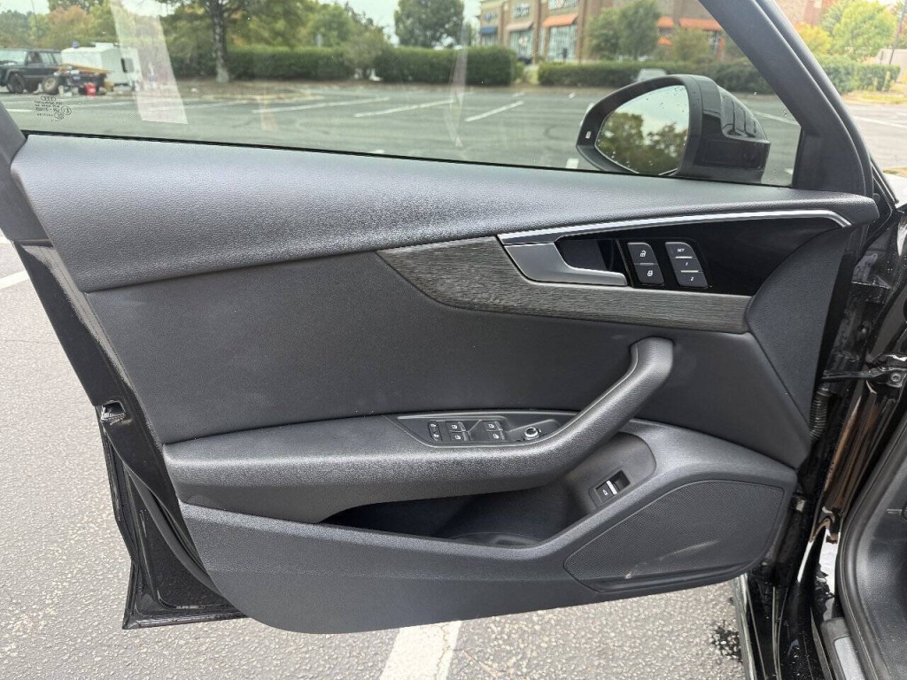 2021 Audi A4 Image 9