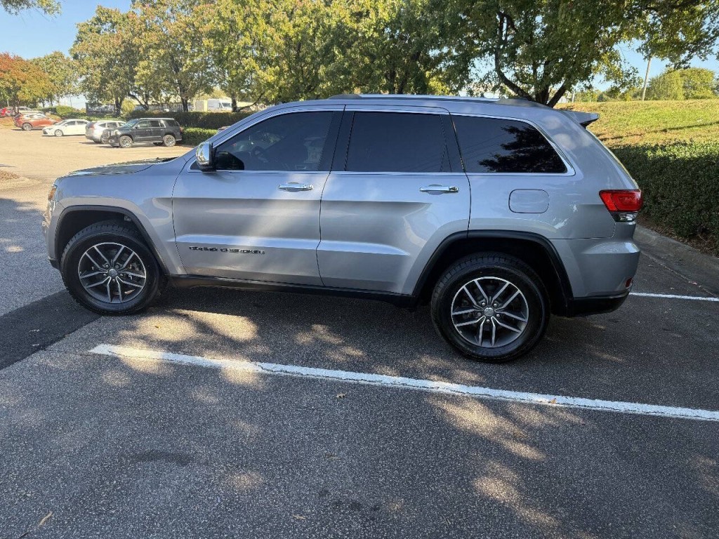 2018 Jeep Grand Cherokee Image 3