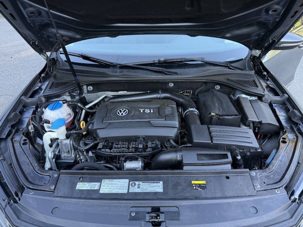 2017 Volkswagen Passat Image 19