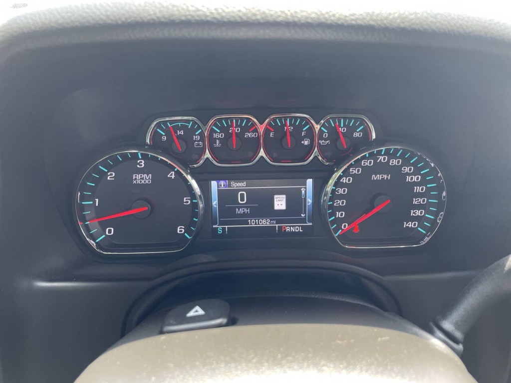 2018 Chevrolet Suburban Image 6