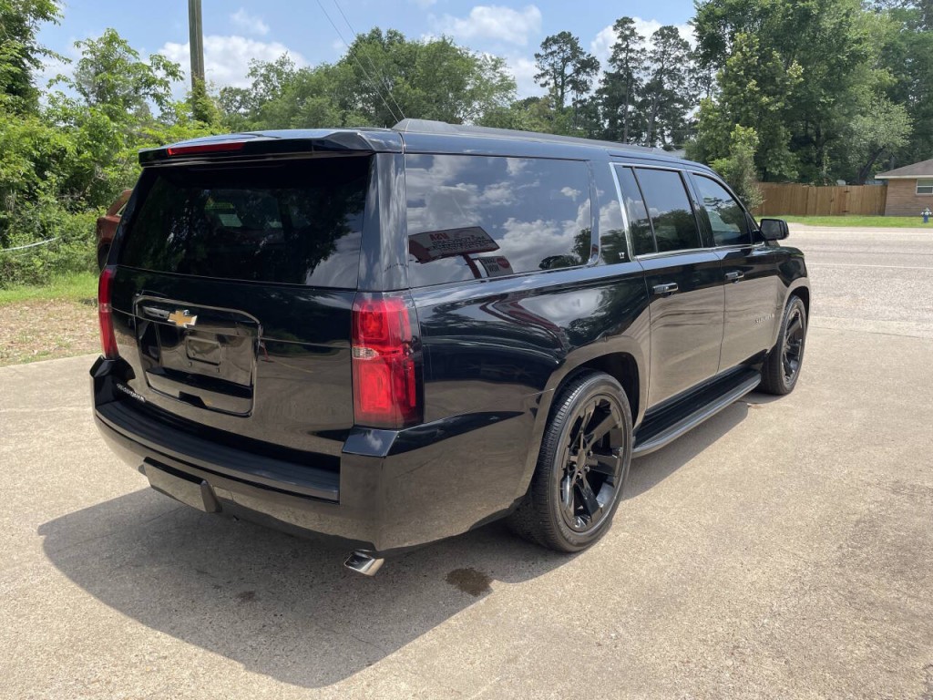 2018 Chevrolet Suburban Image 30