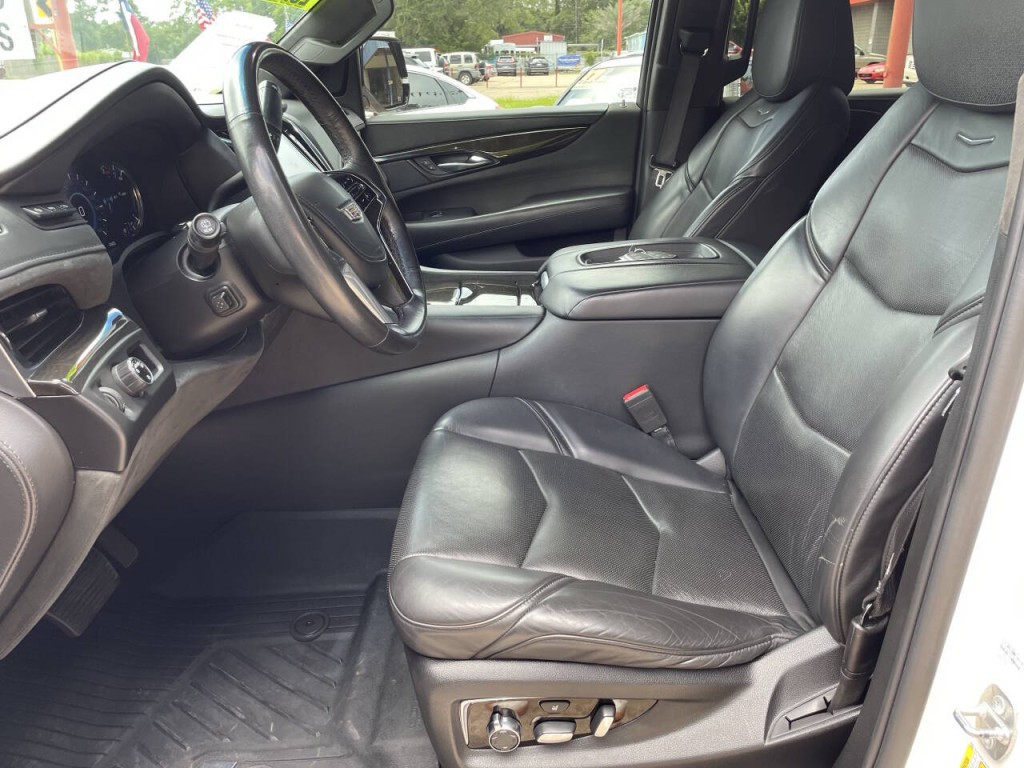 2019 Cadillac Escalade Image 10
