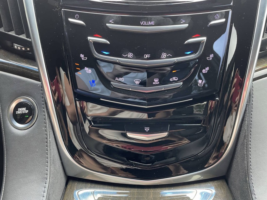 2019 Cadillac Escalade Image 17
