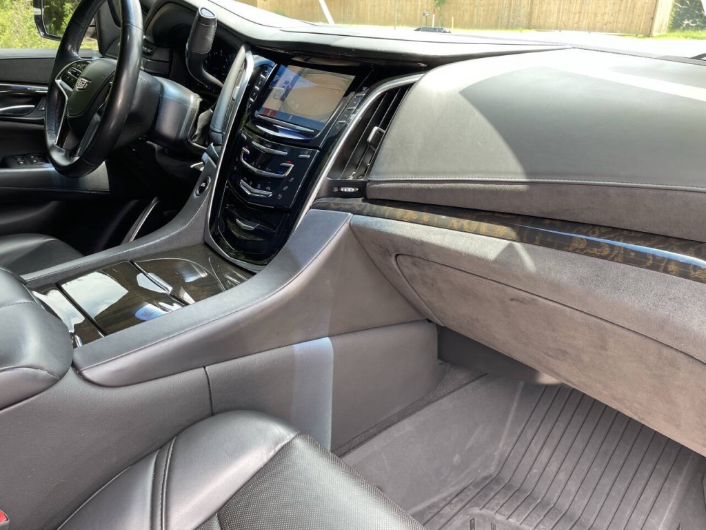 2019 Cadillac Escalade Image 25