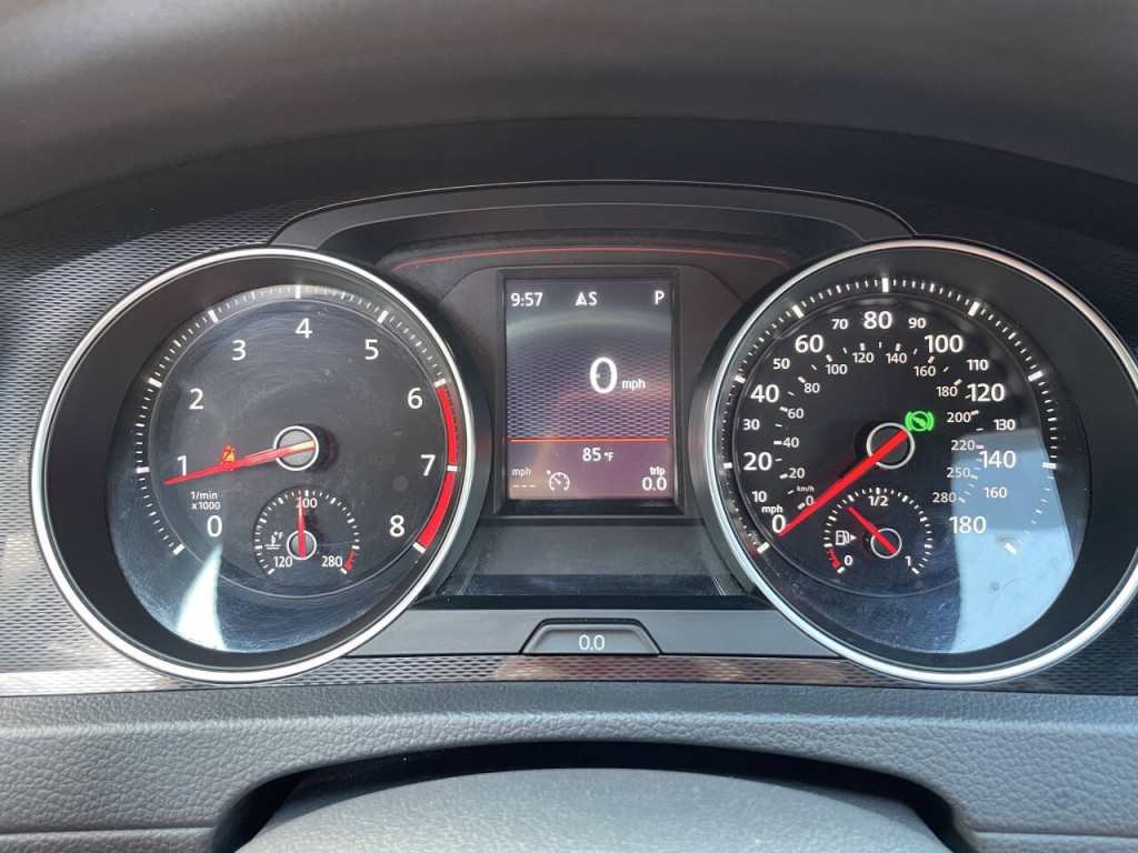 2017 Volkswagen GTI Image 6