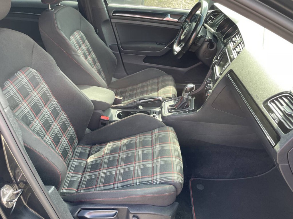 2017 Volkswagen GTI Image 14