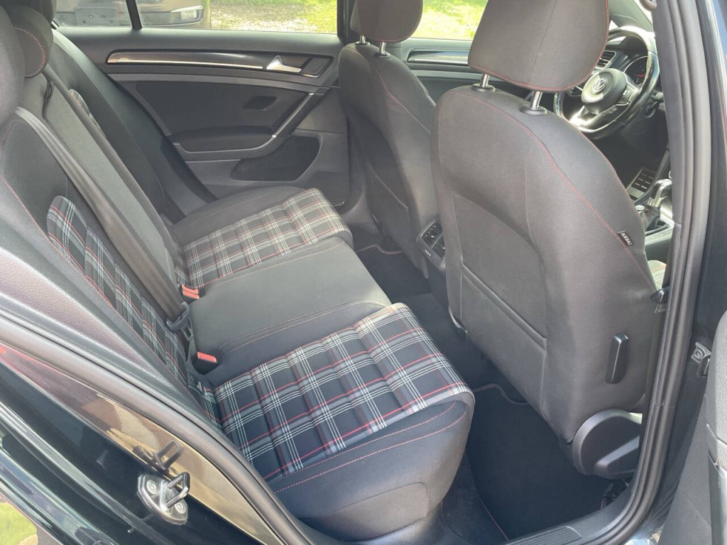 2017 Volkswagen GTI Image 17