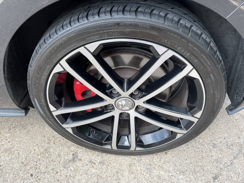 2017 Volkswagen GTI Image 23