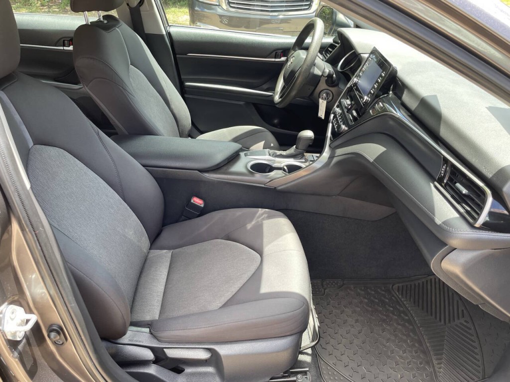 2021 Toyota Camry Image 15