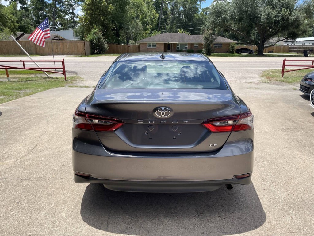 2021 Toyota Camry Image 21