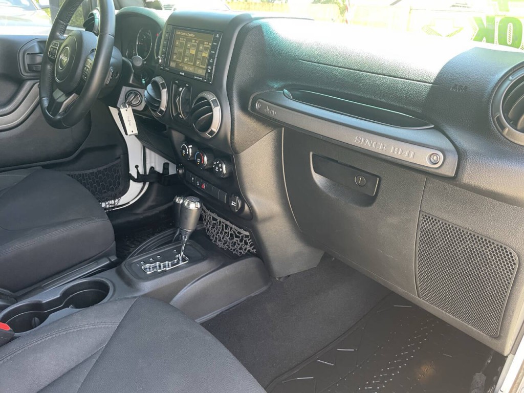 2016 Jeep Wrangler Unlimited Image 14