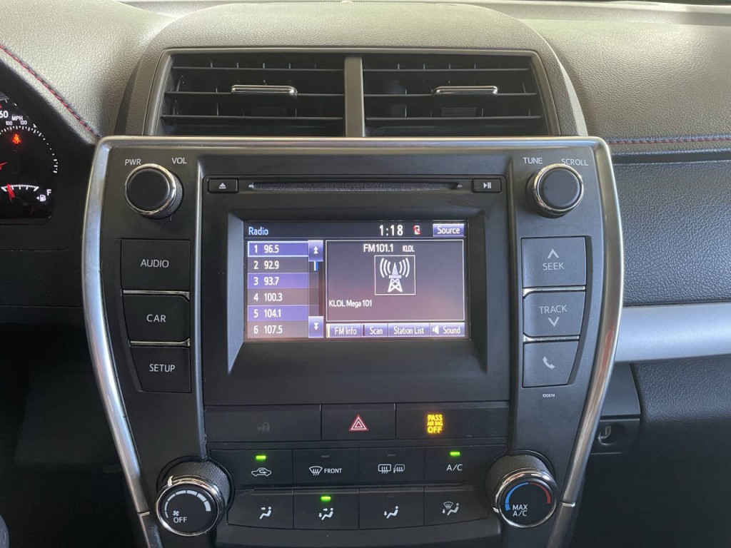 2017 Toyota Camry Image 7