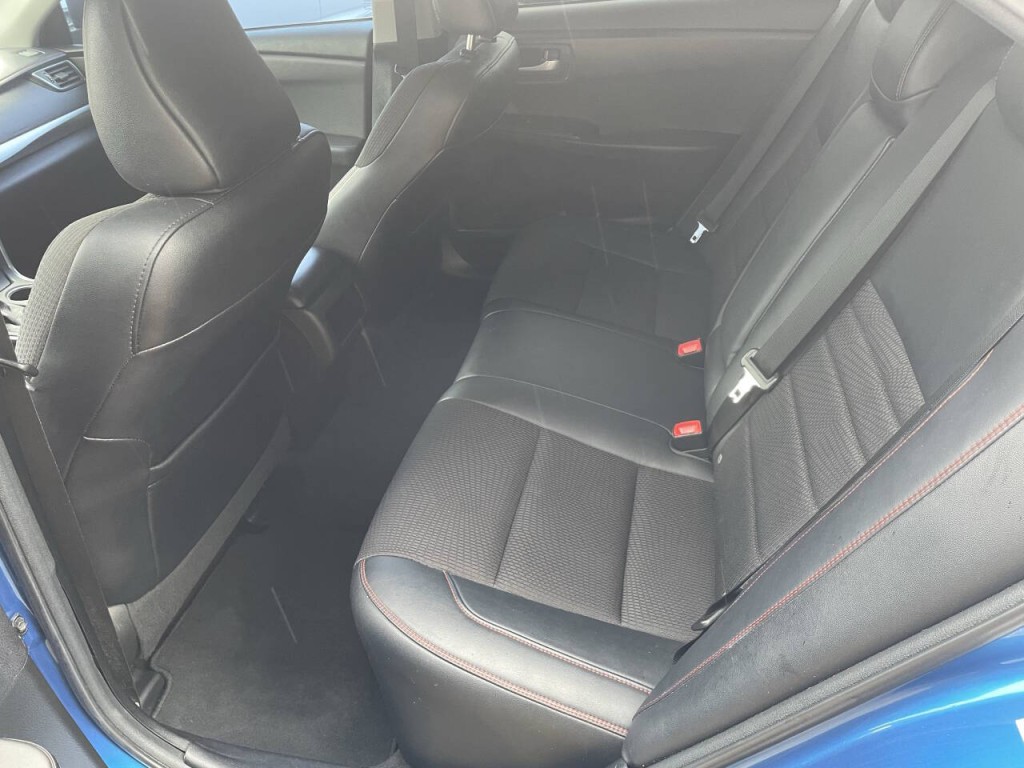 2017 Toyota Camry Image 15