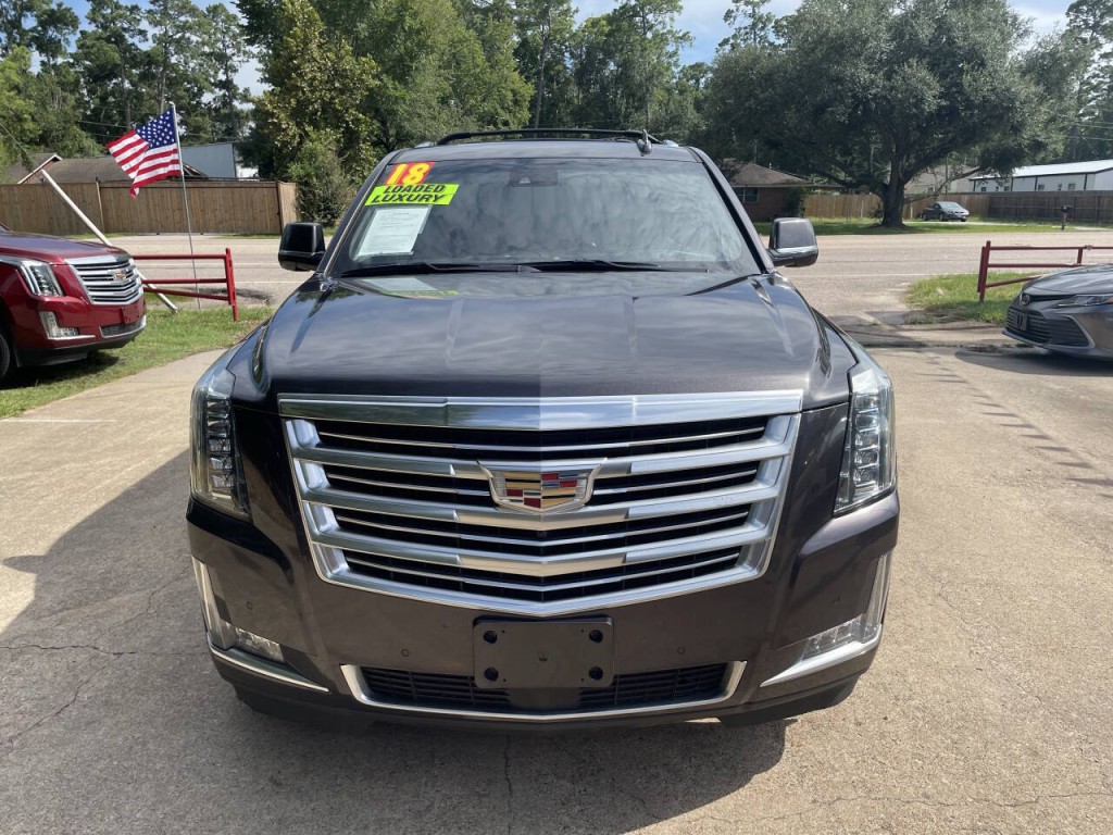 2018 Cadillac Escalade Image 2