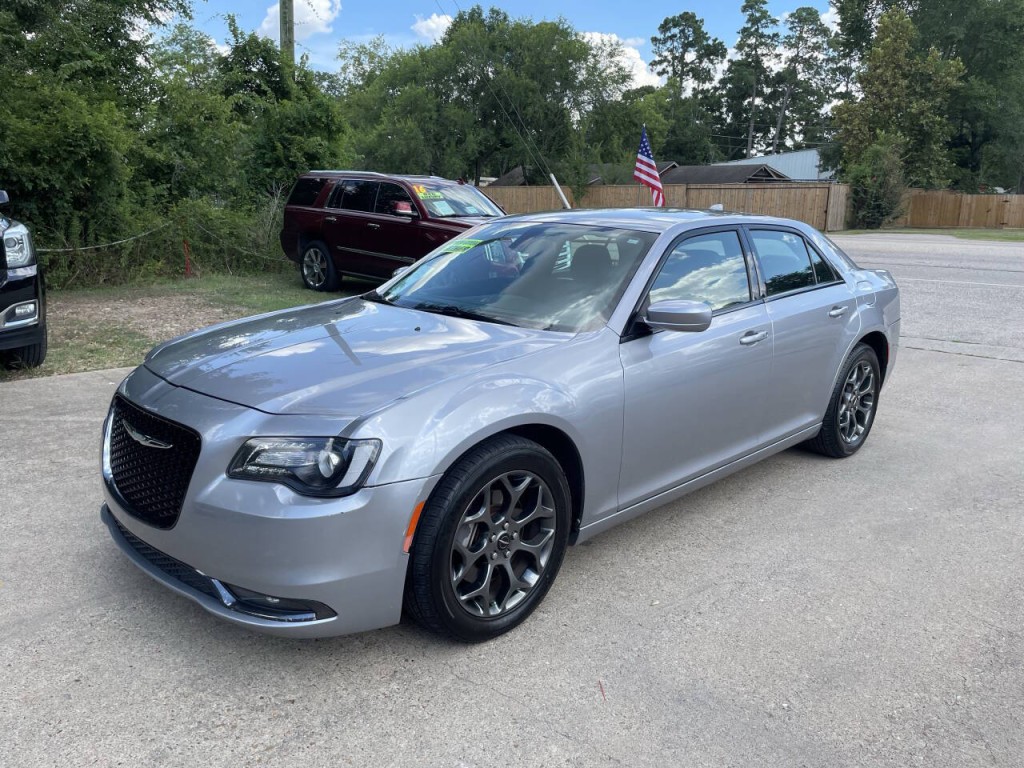 2017 Chrysler 300 Image 3