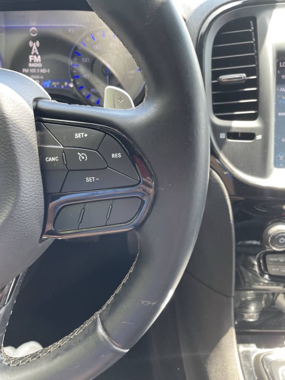 2017 Chrysler 300 Image 7