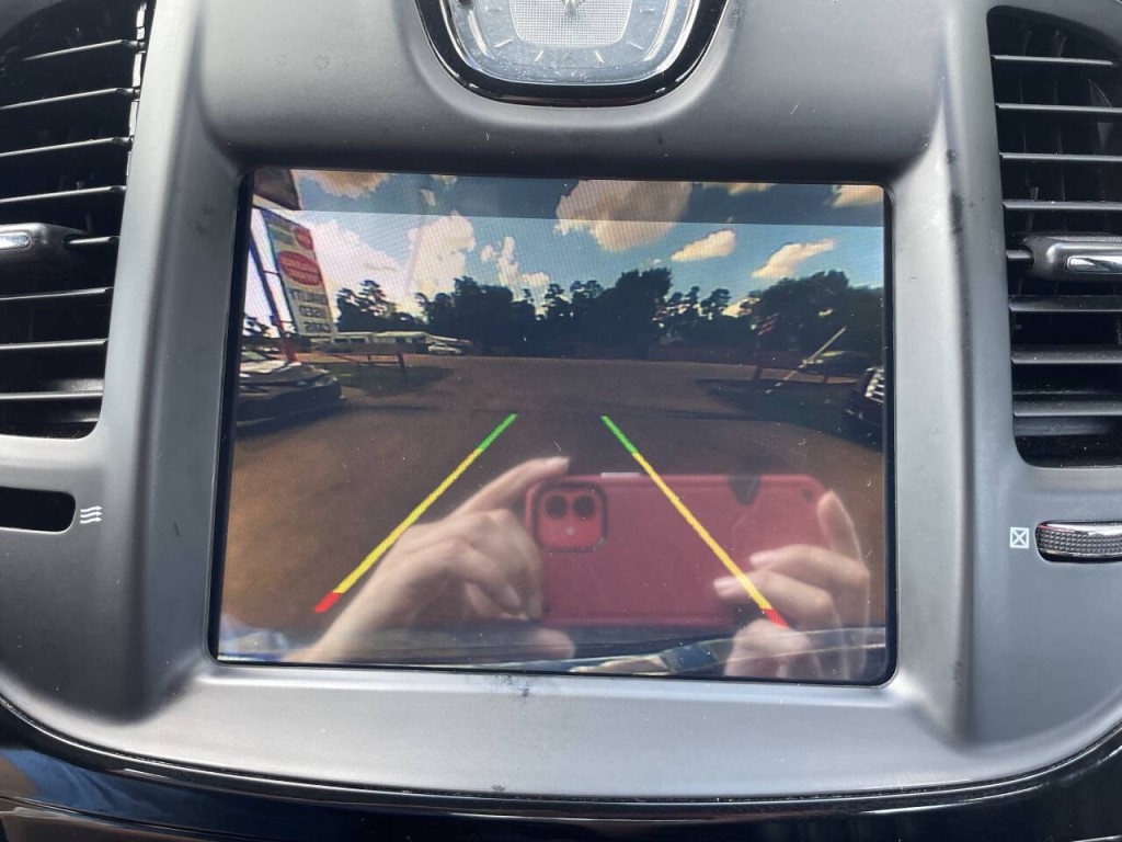 2017 Chrysler 300 Image 12