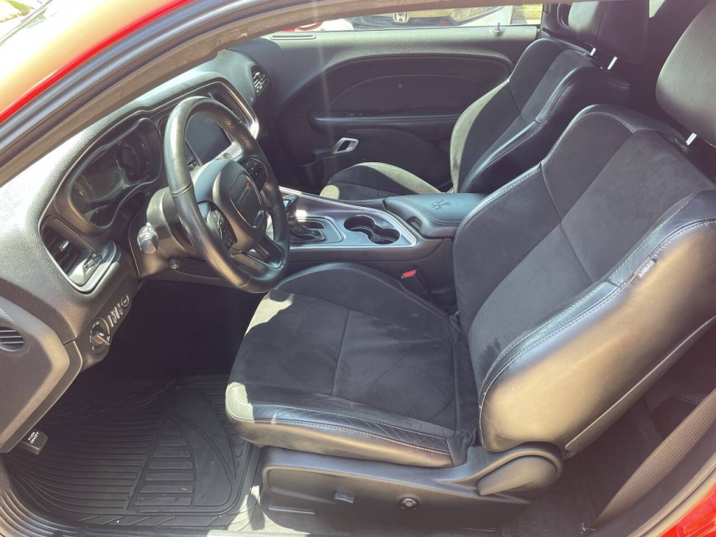 2018 Dodge Challenger Image 4
