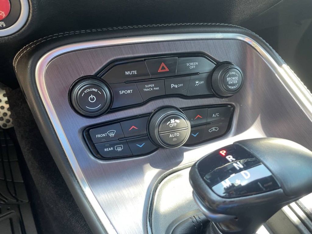 2018 Dodge Challenger Image 16
