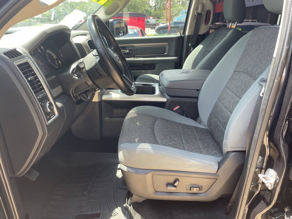 2017 RAM 1500 Image 4