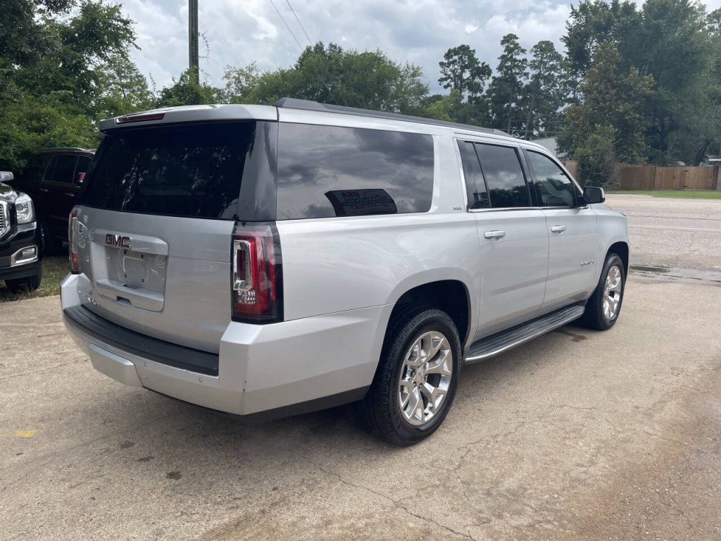 2015 GMC Yukon Image 32