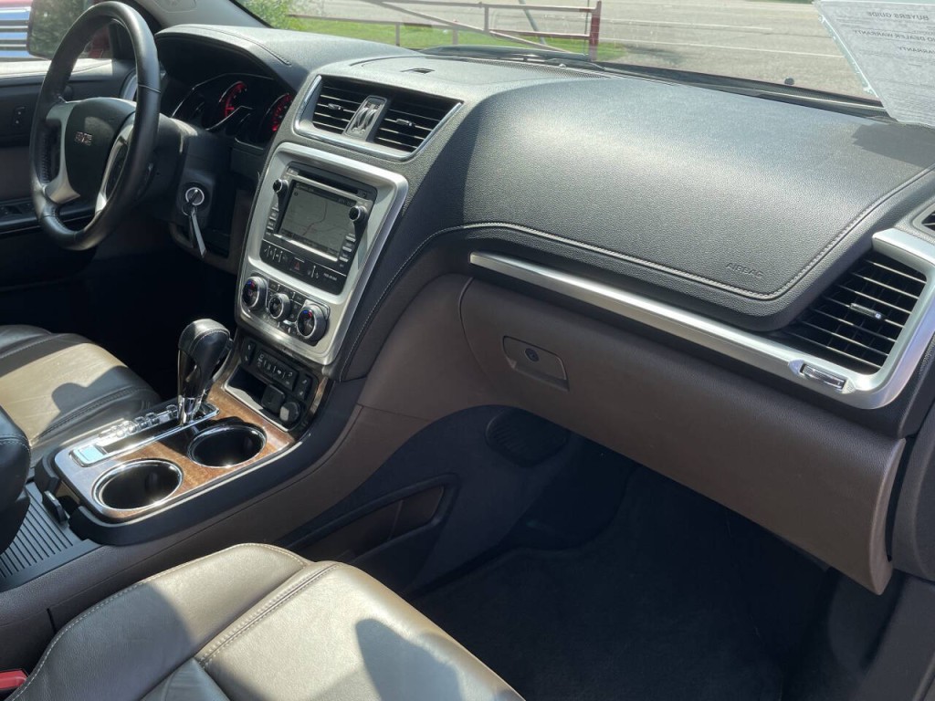 2015 GMC Acadia Image 17