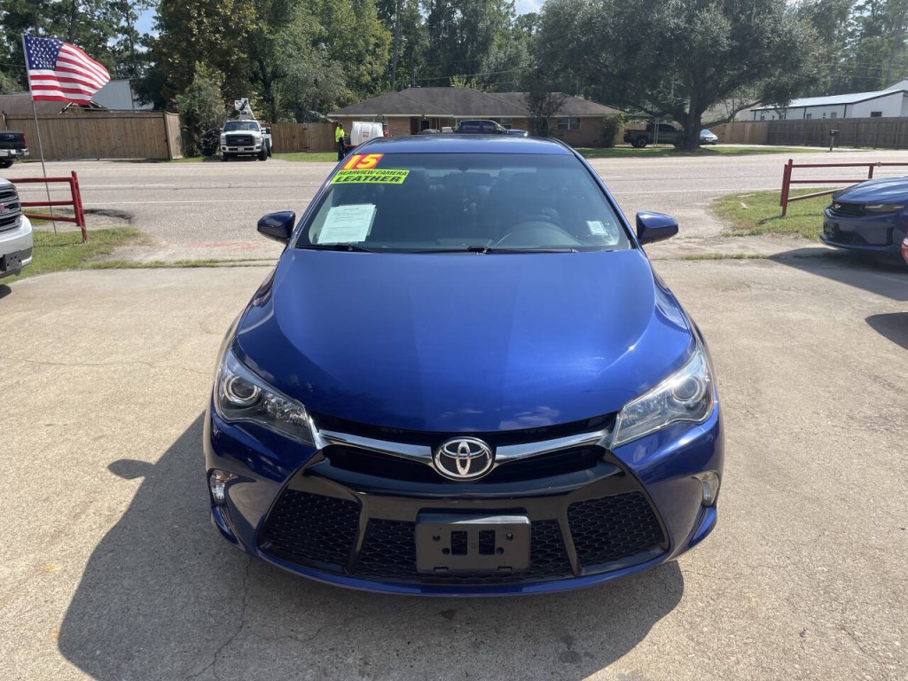 2015 Toyota Camry Image 2