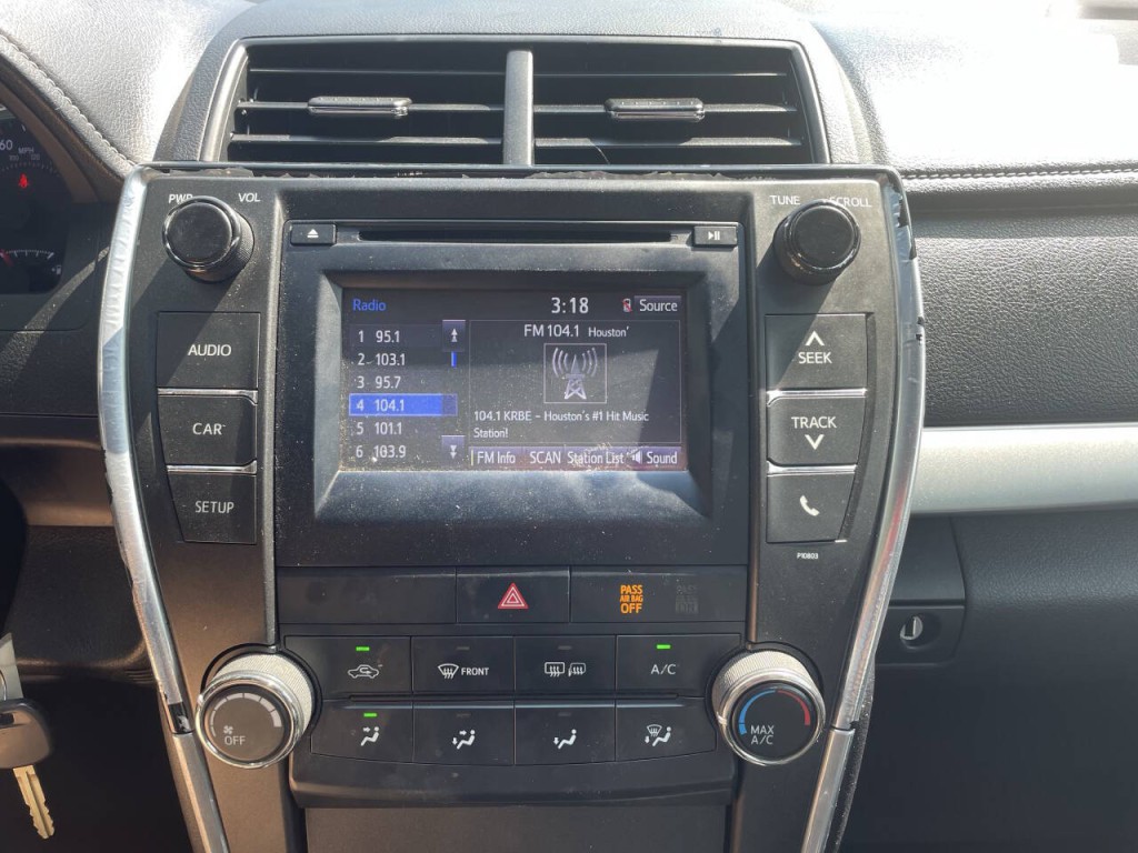 2015 Toyota Camry Image 9