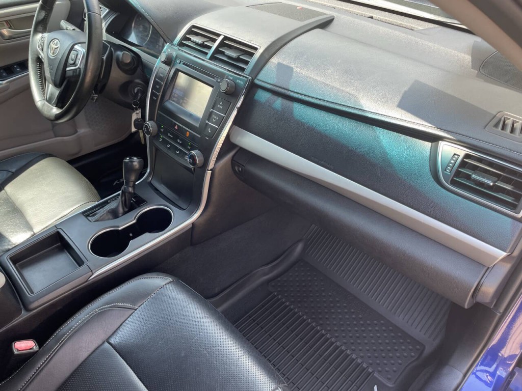 2015 Toyota Camry Image 13