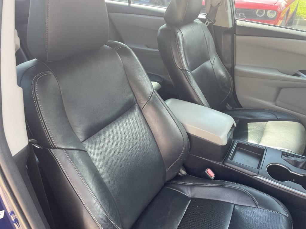 2015 Toyota Camry Image 14