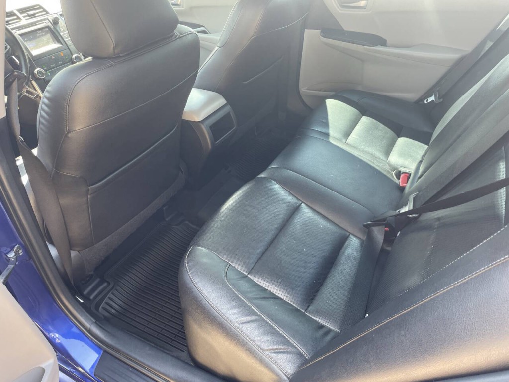 2015 Toyota Camry Image 16
