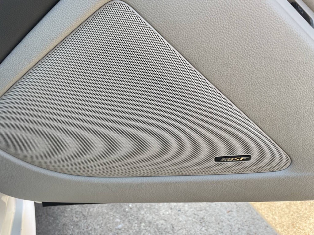 2011 INFINITI G37 Image 15