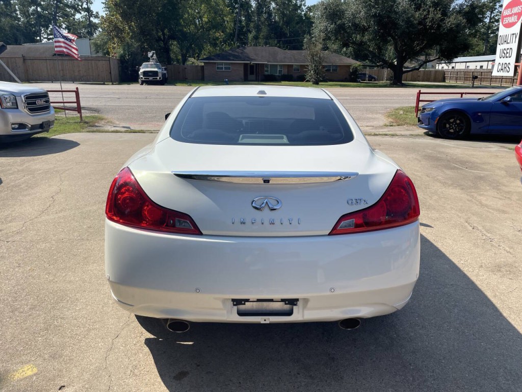 2011 INFINITI G37 Image 21